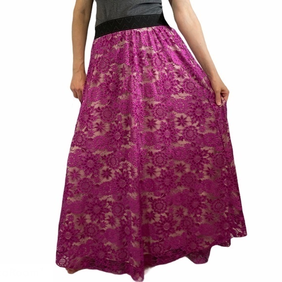LuLaRoe Dresses & Skirts - LULAROE Fuchsia Floral Lace Lucy Medium